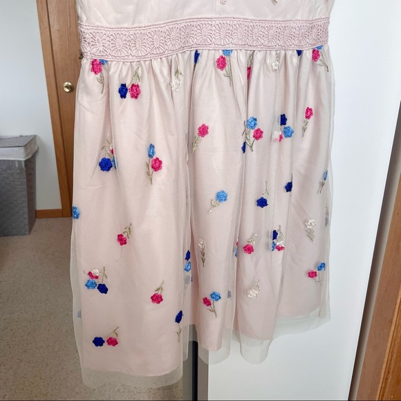 Modcloth Blush Embroidered Dress - Never Worn - Picture 4 of 9